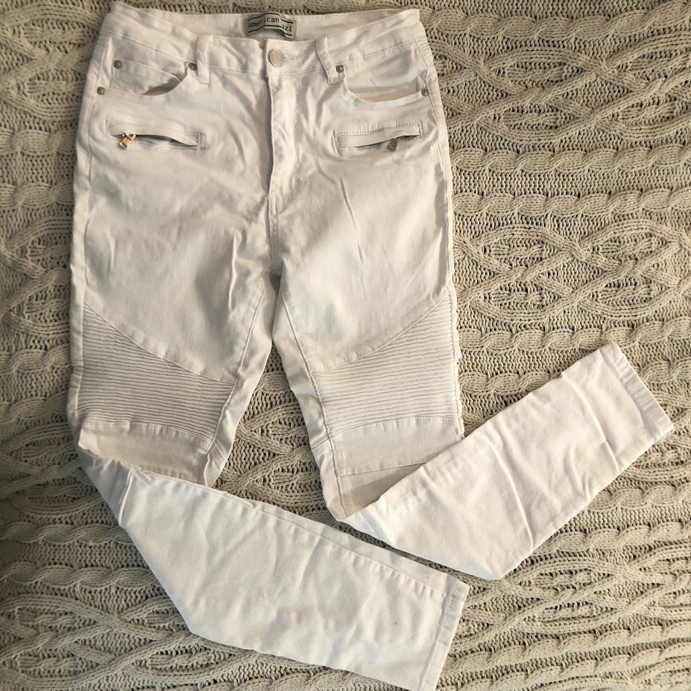 Juniors size 9 white skinny jeans